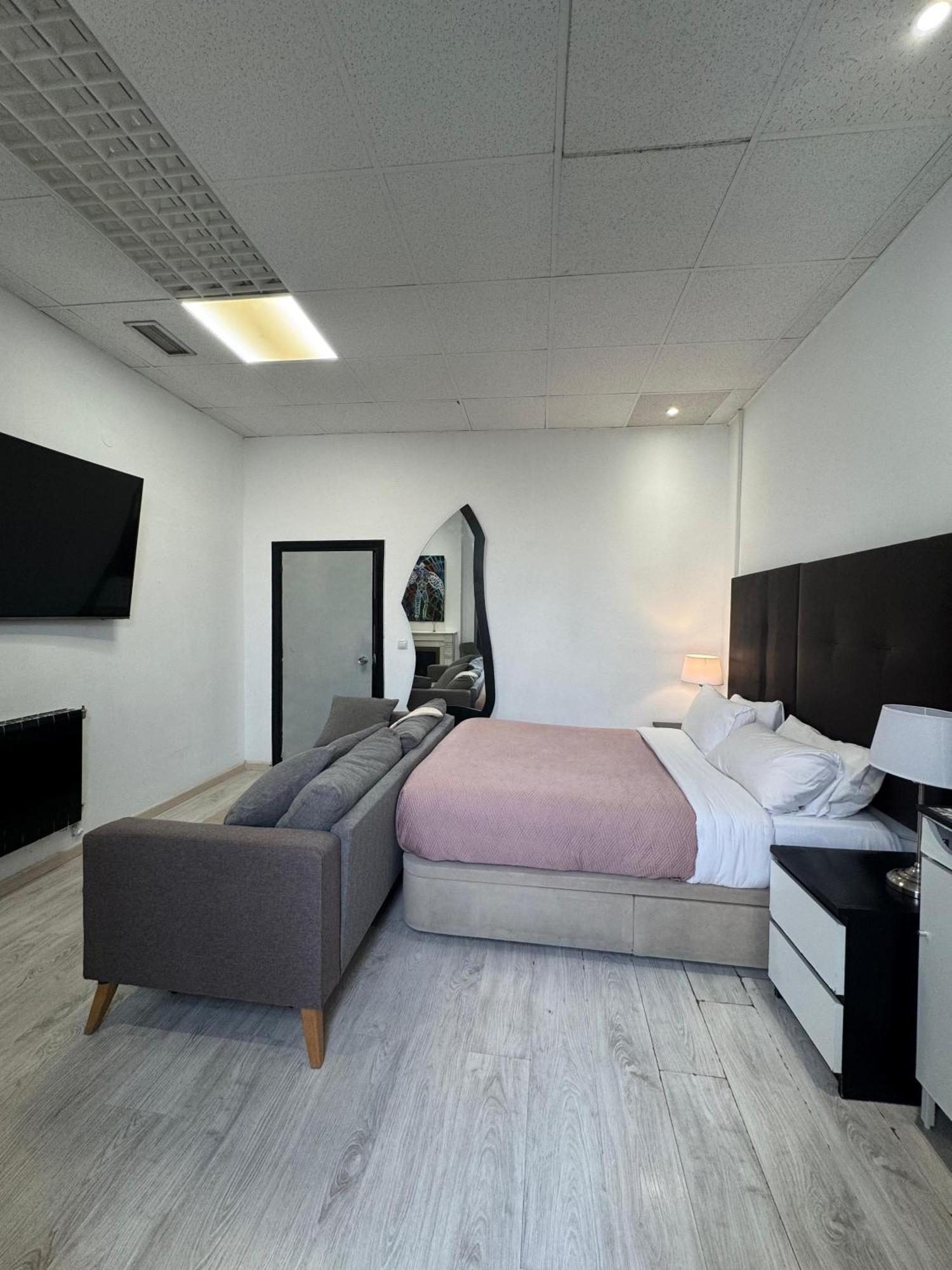 Opera Lux Hotel Мадрид Екстериор снимка